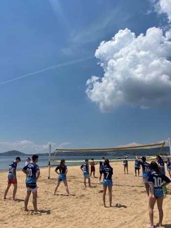 Spor Bilimleri Fakültesi Antrenörlük Eğitimi Bölümü 2.sınıf öğrencileri tarafından Rekreasyon dersi kapsamında Erdek'te beach voley etkinliği düzenlendi.