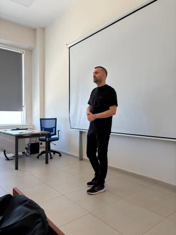Beden Eğitimi ve Spor Öğretmenliği Bölümünde Akademik Yetkinliklerin Geliştirilmesine Yönelik Eğitimlerin Üçüncüsü Gerçekleştirildi